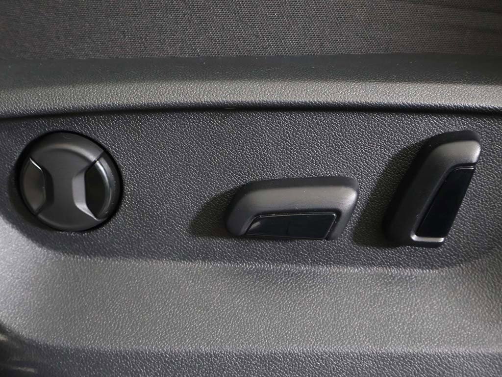 Used 2024 Volkswagen Atlas SE image 35