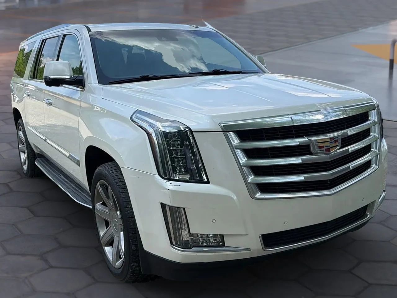 Used 2015 Cadillac Escalade ESV Luxury AWD/4WD image 19