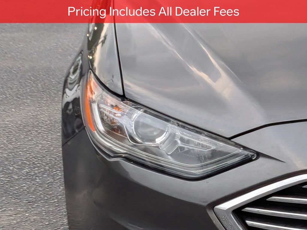 Used 2018 Ford Fusion SE w/ Equipment Group 201A FWD image 10