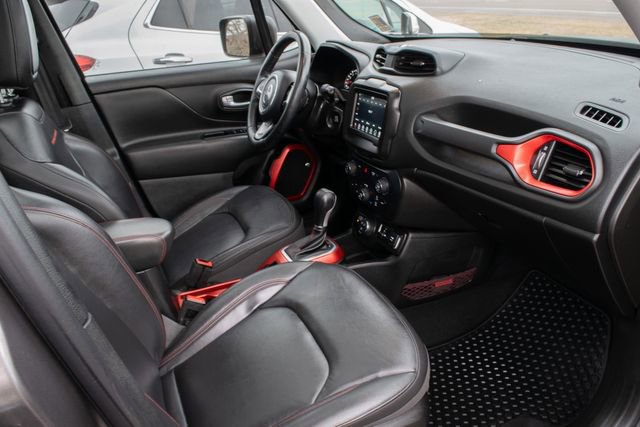 Used 2019 Jeep Renegade Trailhawk image 22