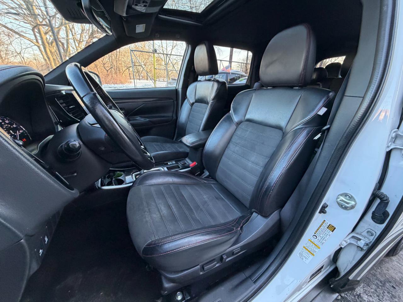 Used 2020 Mitsubishi Outlander LE FWD image 21