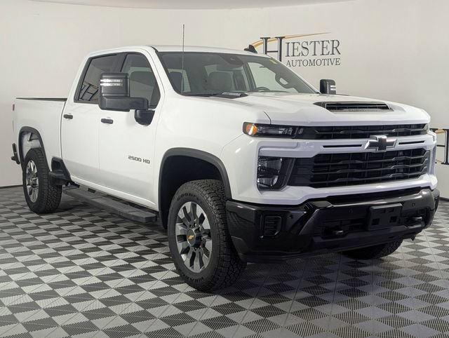 Used 2025 Chevrolet Silverado 2500 Custom w/ Custom Value Package RWD image 2