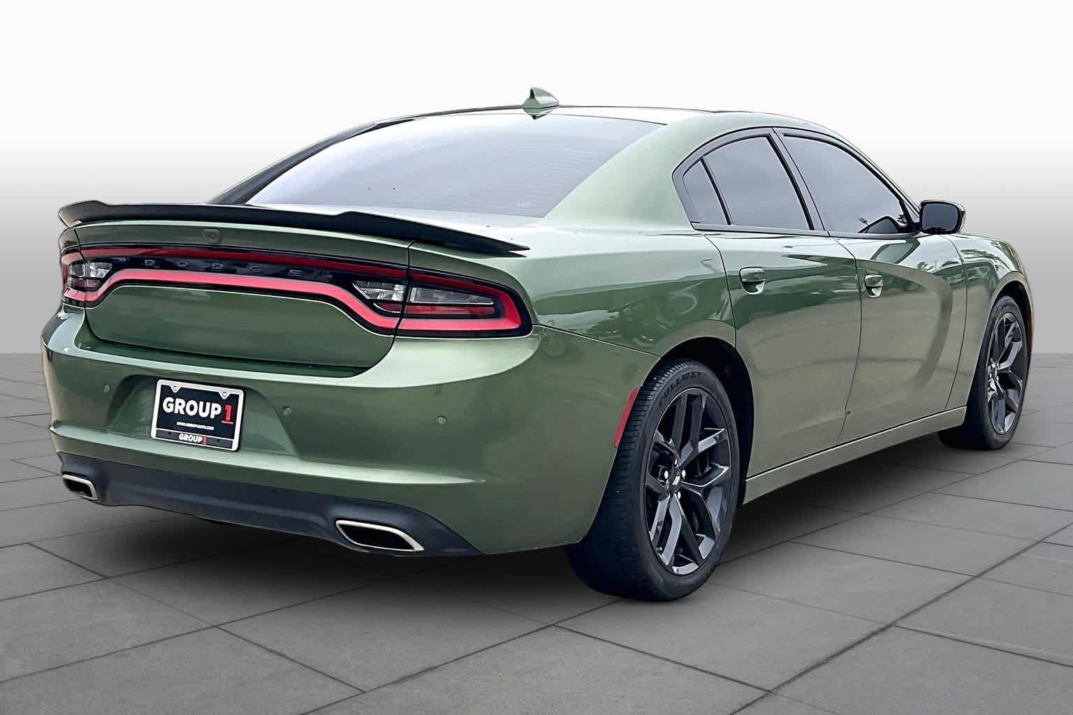 Used 2022 Dodge Charger SXT w/ Plus Group RWD image 12