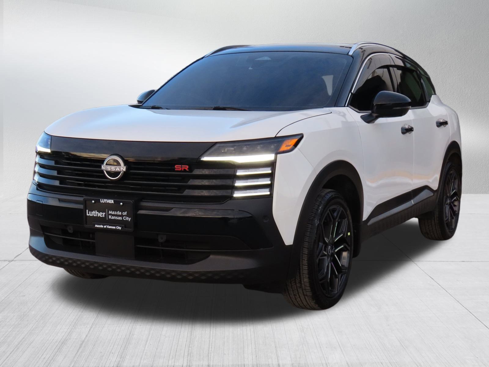 Used 2025 Nissan Kicks SR w/ SR Premium Package image 3