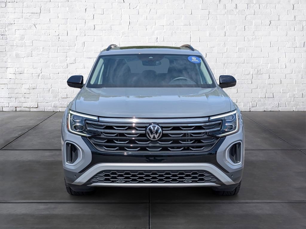 Used 2024 Volkswagen Atlas Peak Edition SE AWD/4WD image 3