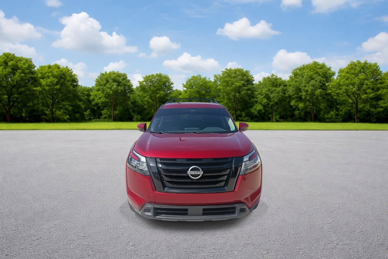 Used 2022 Nissan Pathfinder SV w/ SV Black Package FWD image 2
