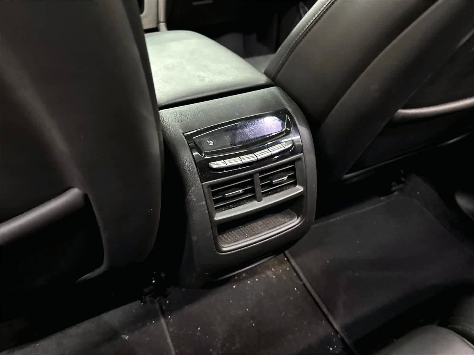 Used 2018 Cadillac XT5 Premium Luxury FWD image 36