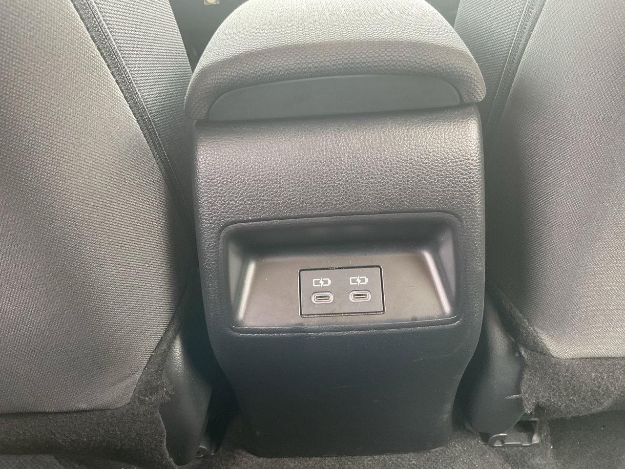 Used 2025 Toyota Corolla LE FWD image 9