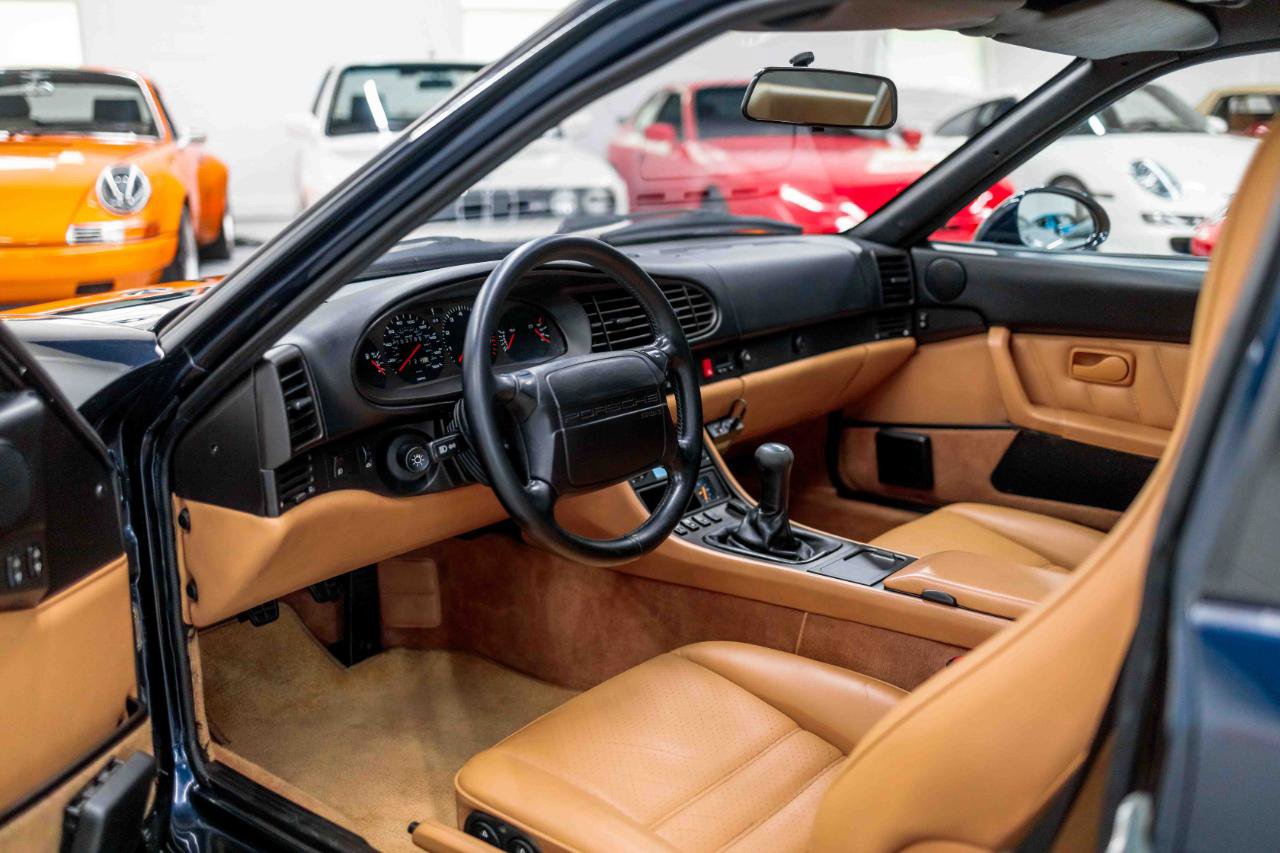 Used 1992 Porsche 968 Coupe RWD image 2