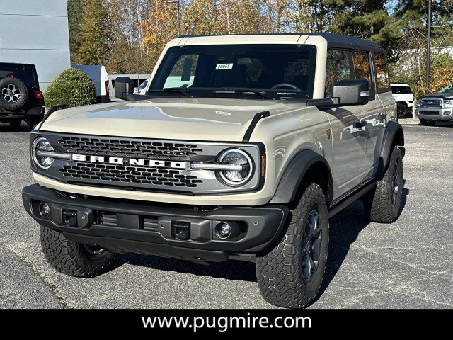 New 2025 Ford Bronco Badlands image 3