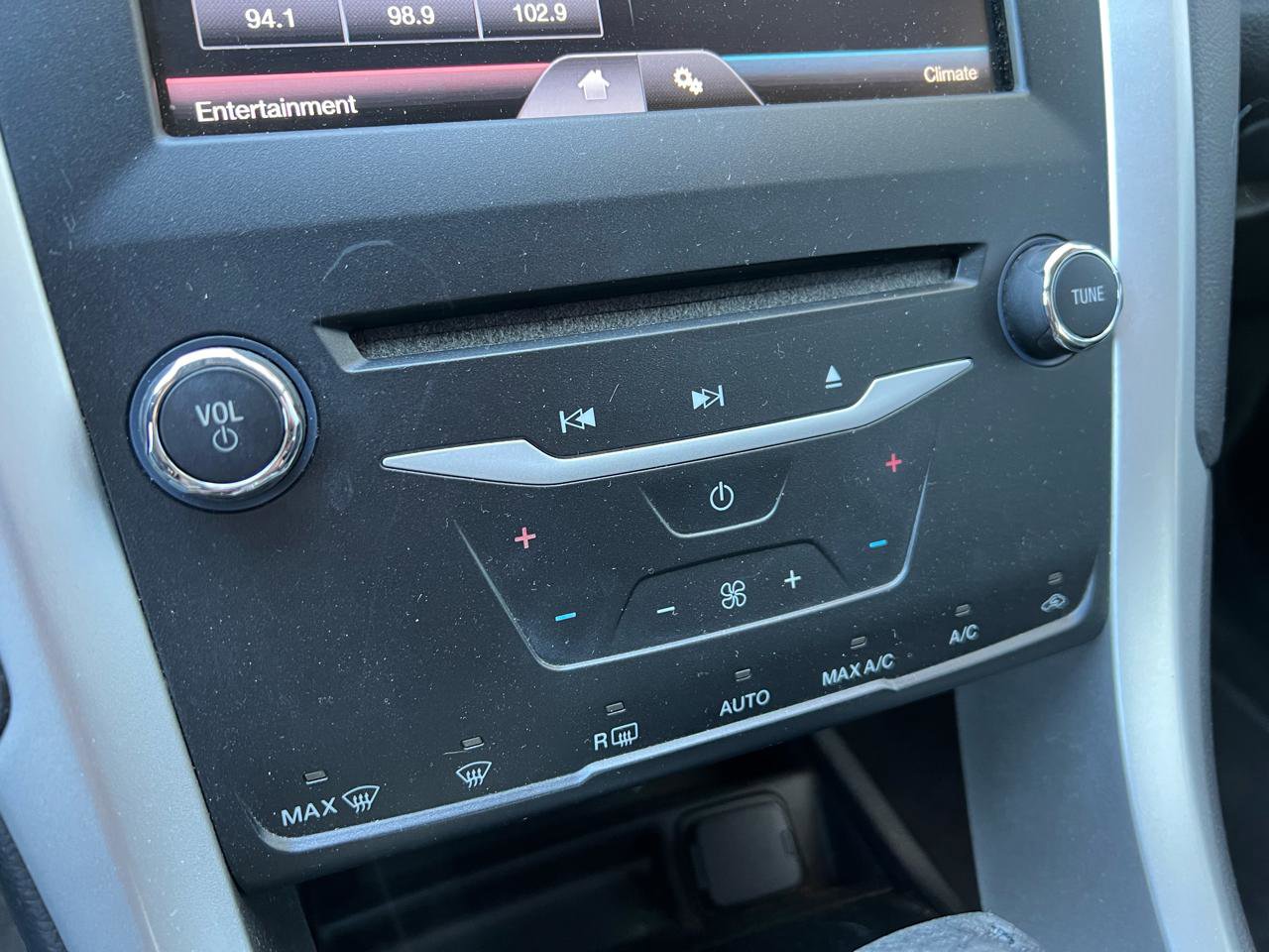 Used 2013 Ford Fusion SE image 18