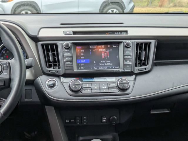 Used 2017 Toyota RAV4 Limited image 19