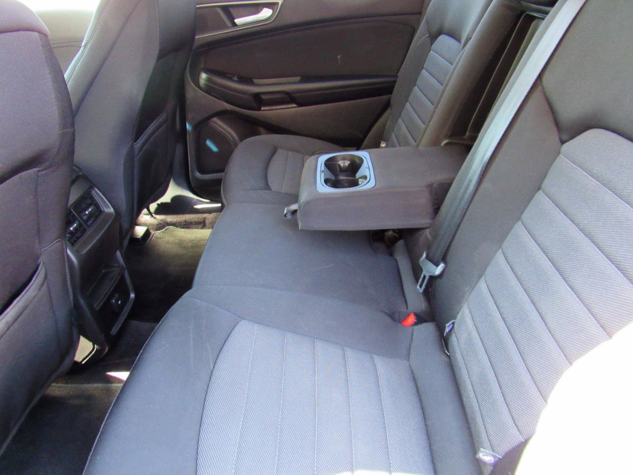 Used 2015 Ford Edge SE FWD image 28