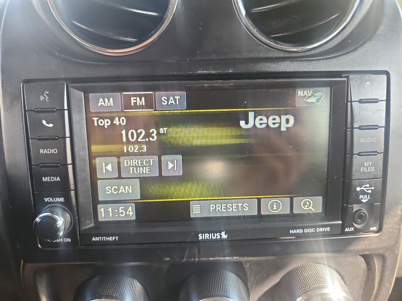 Used 2016 Jeep Patriot High Altitude AWD/4WD image 29