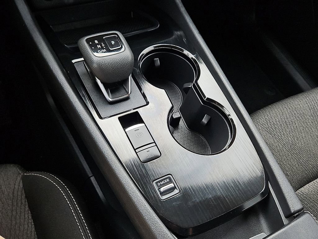 Used 2025 Nissan Rogue SV image 16