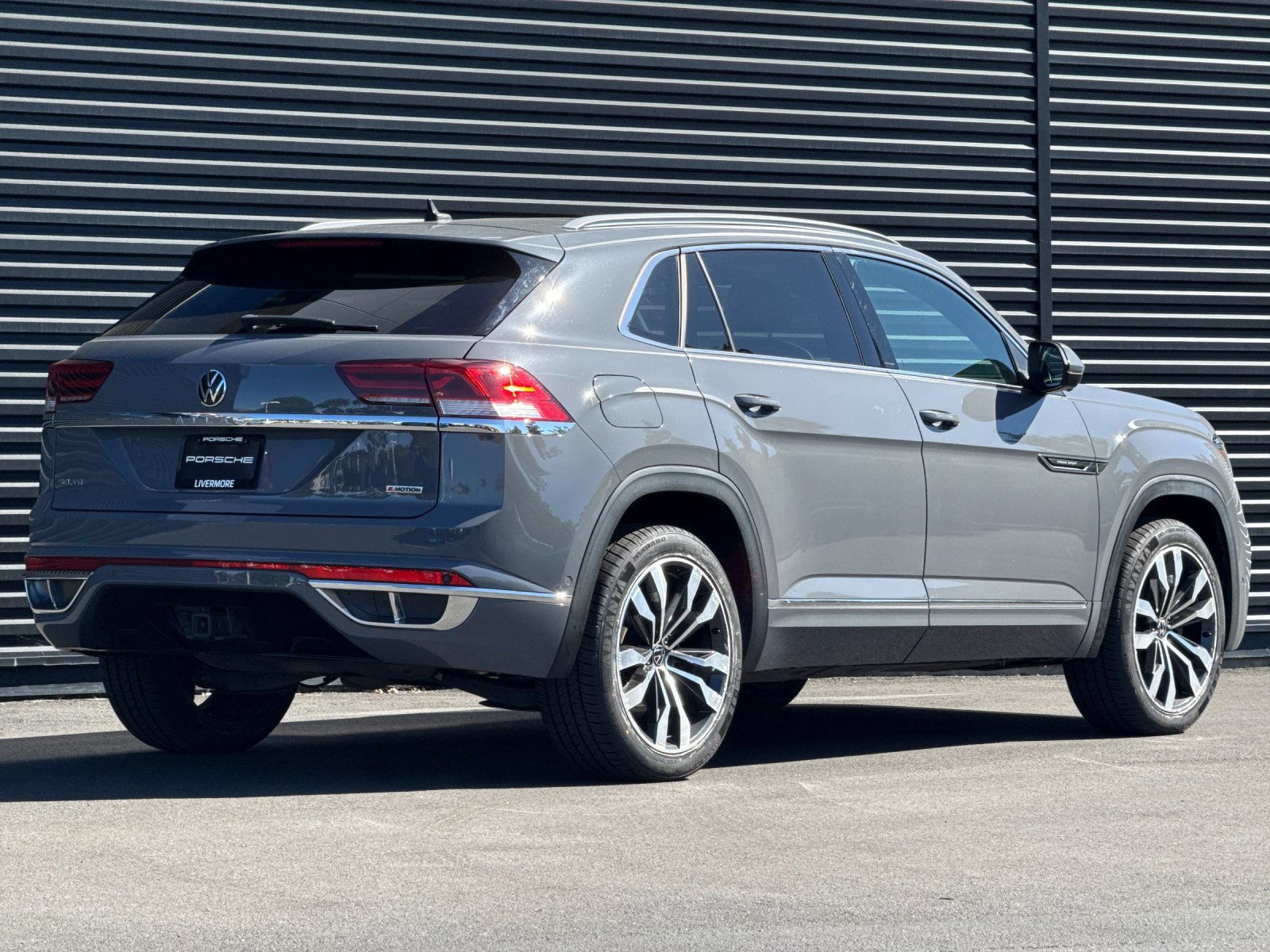 Used 2021 Volkswagen Atlas Cross Sport SEL Premium R-Line AWD/4WD image 9