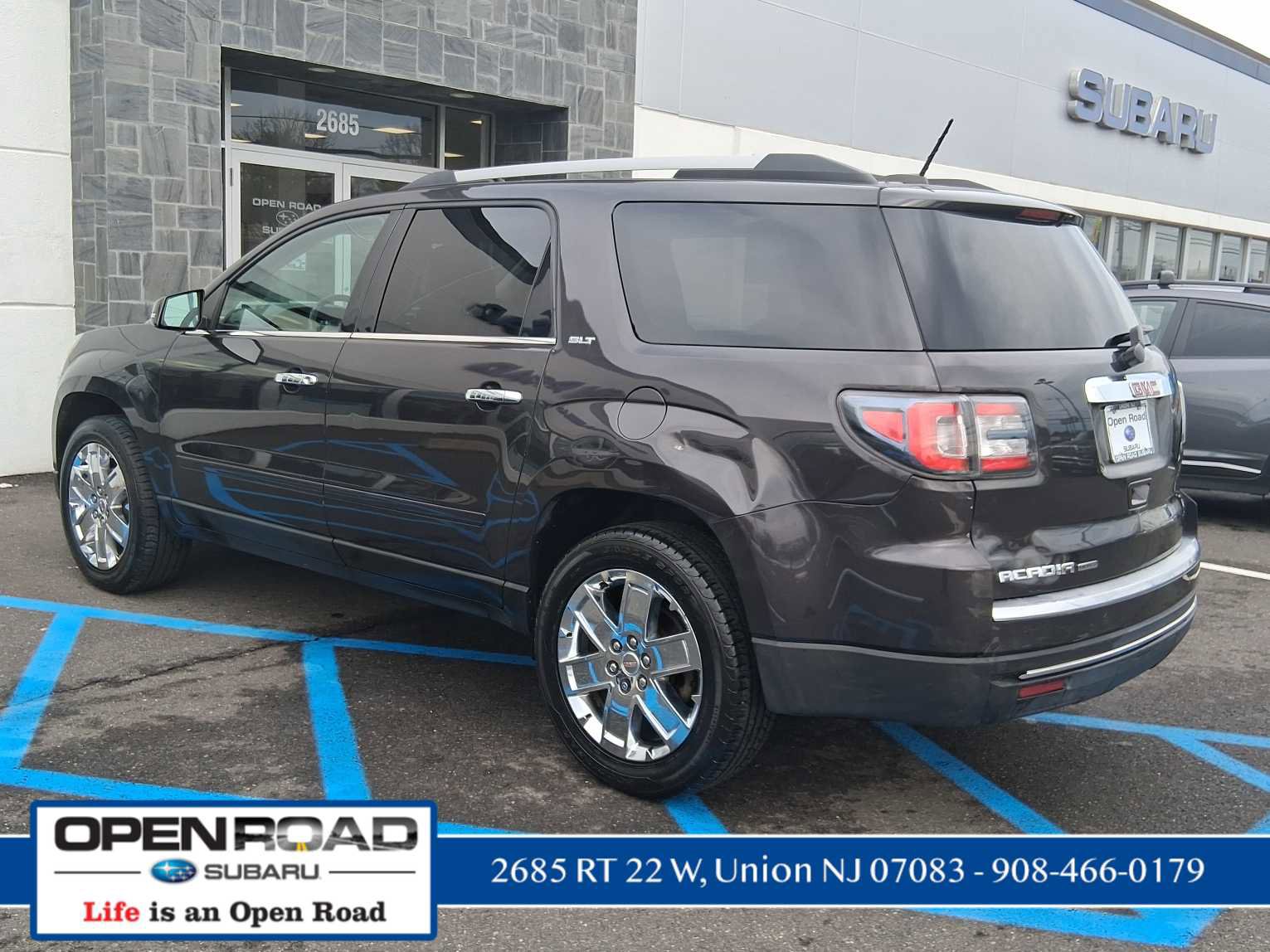 Used 2017 GMC Acadia Limited SLT image 6