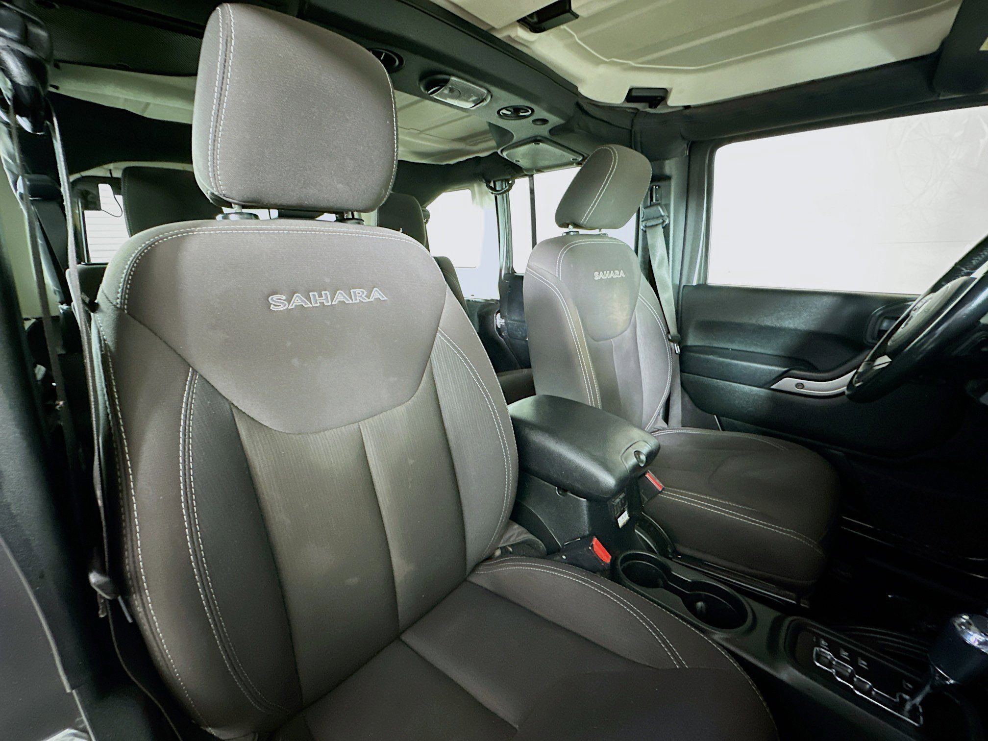 Used 2018 Jeep Wrangler Unlimited Sahara image 24