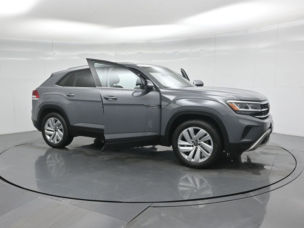 Used 2021 Volkswagen Atlas Cross Sport SE w/ Panoramic Sunroof Package image 35