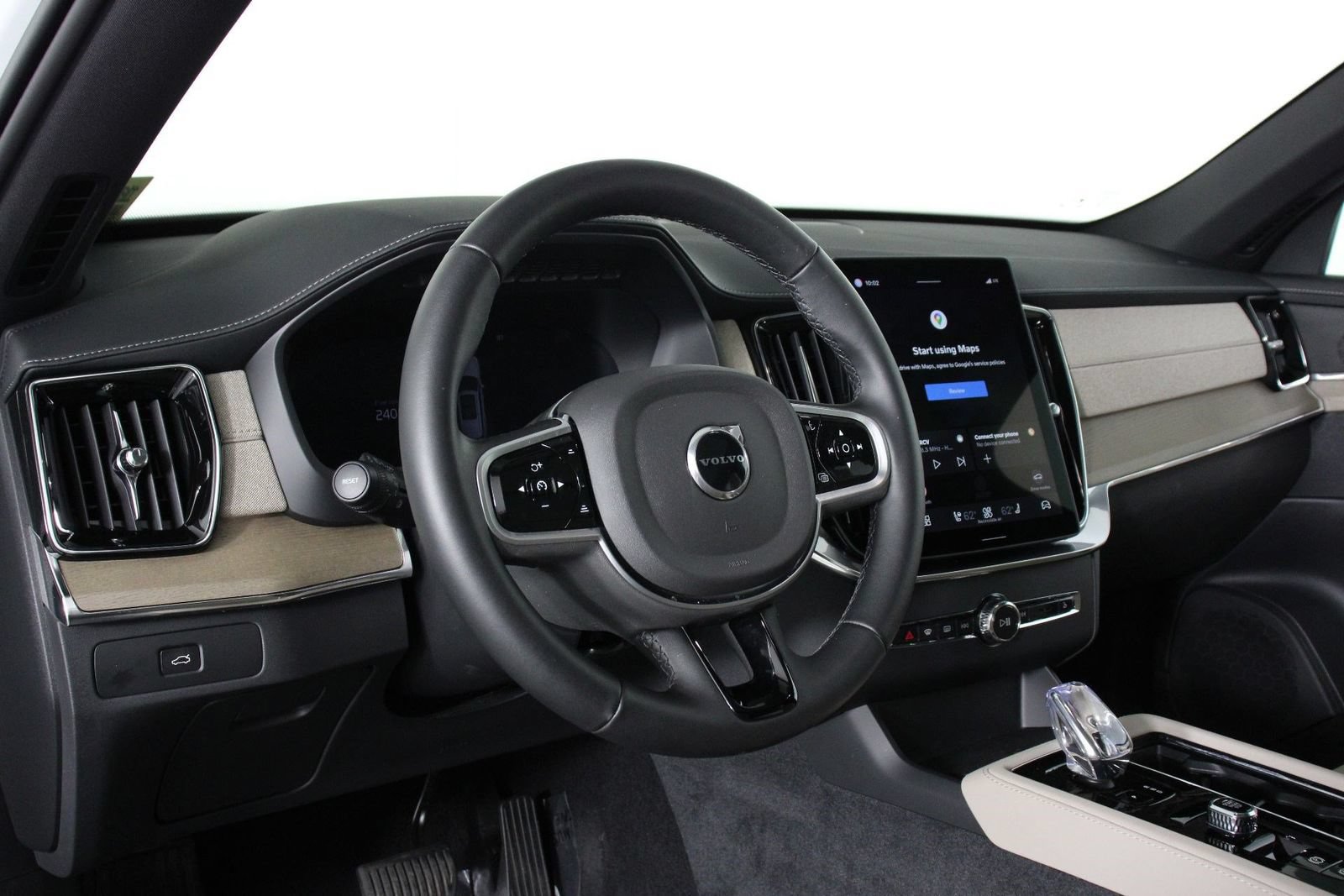 Certified 2026 Volvo XC90 B5 Core AWD/4WD image 14
