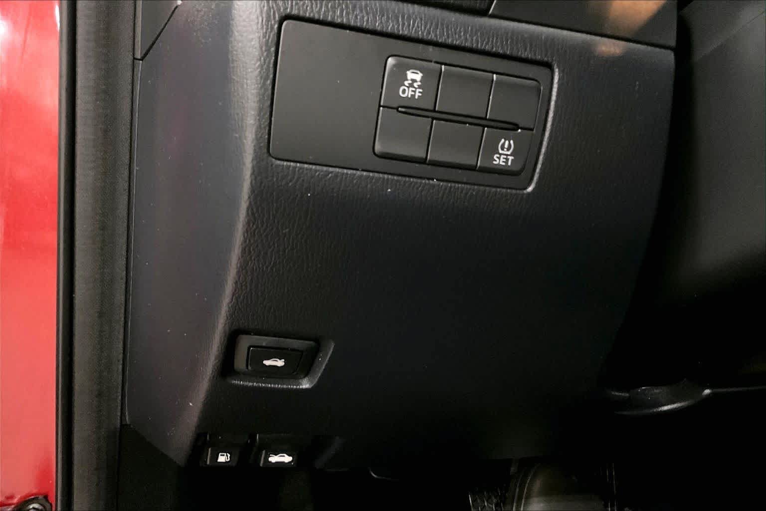 Used 2018 MAZDA MAZDA3 Touring FWD image 35
