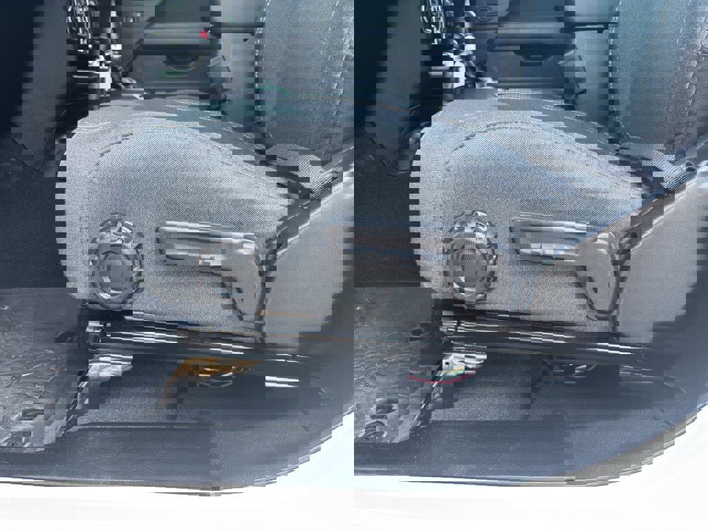 Used 2024 Jeep Wrangler Sahara image 18