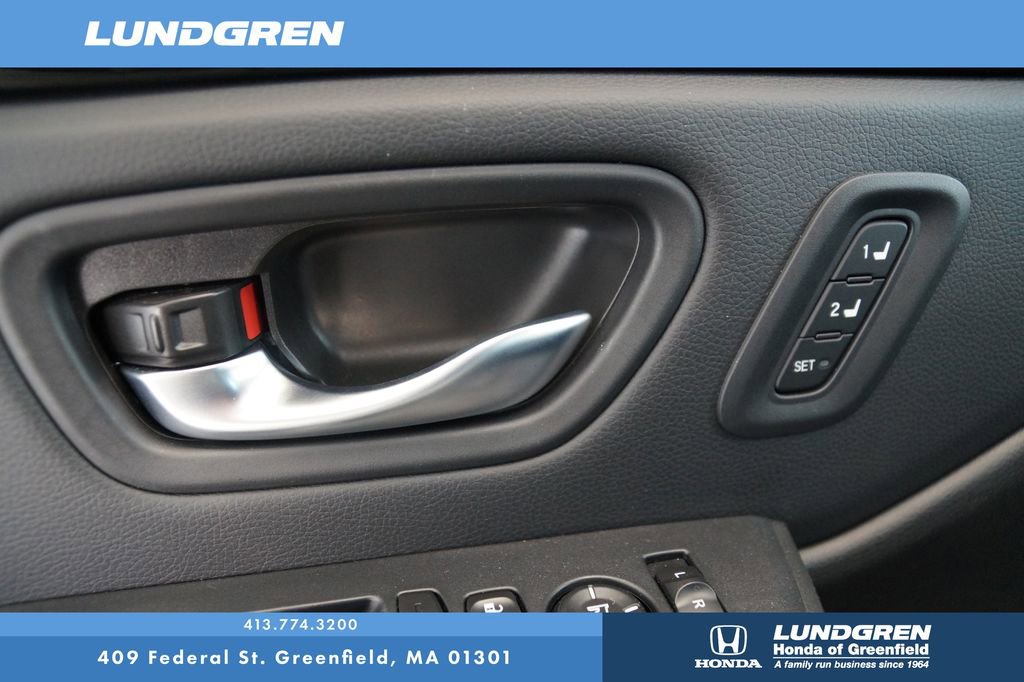 Used 2025 Honda Pilot EX-L image 16