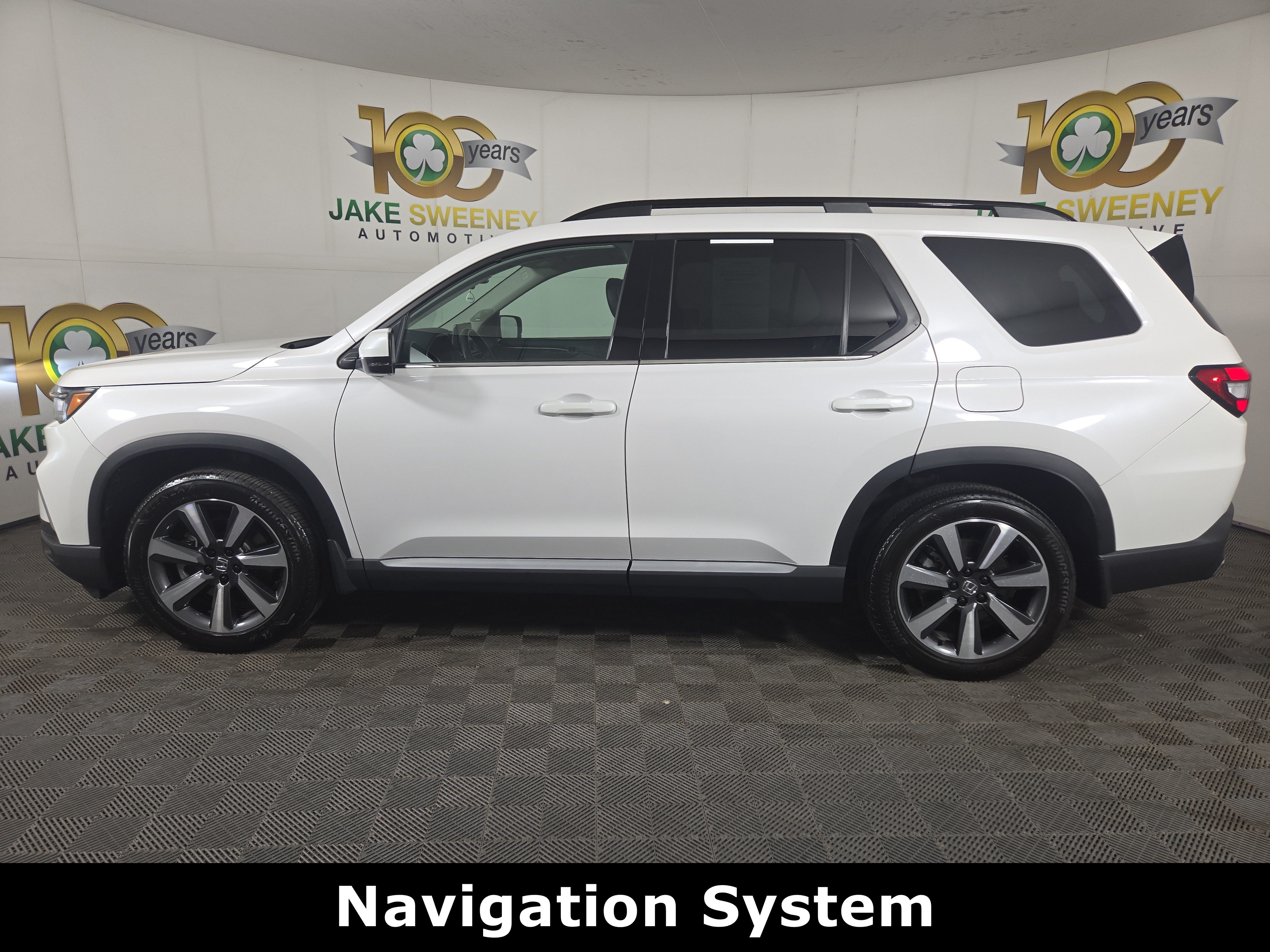 Used 2025 Honda Pilot Touring image 5