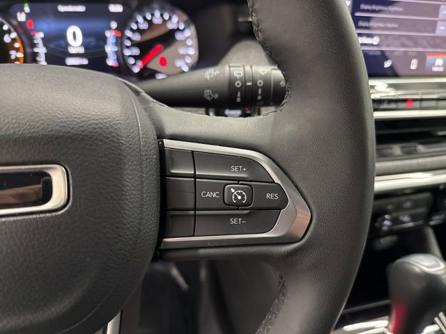 Used 2023 Jeep Compass Latitude image 31