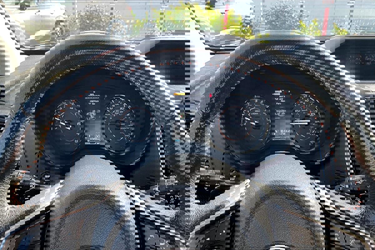 Used 2018 Subaru Crosstrek 2.0i Premium w/ Eyesight System image 17