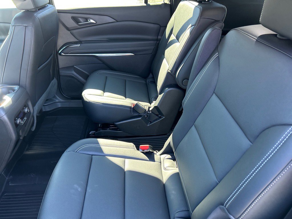 New 2026 Chevrolet Traverse LT w/ Driver Confidence Package image 7