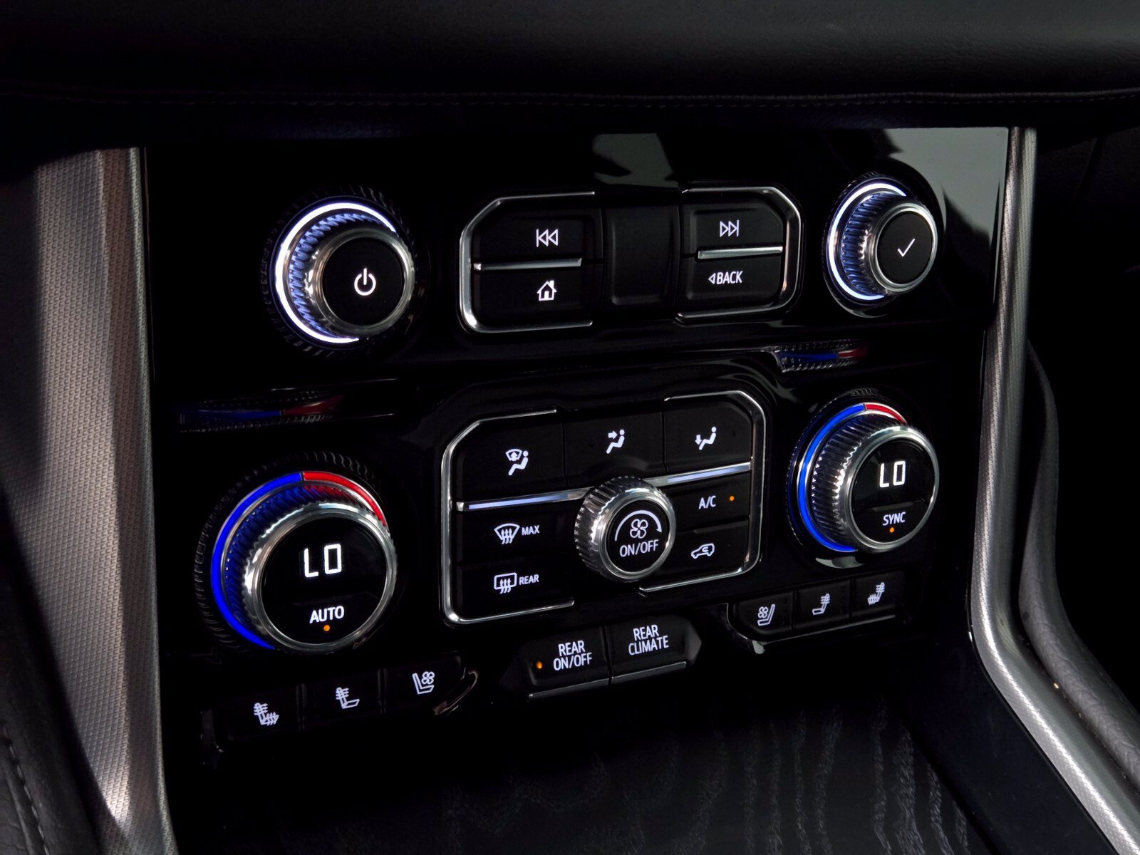Used 2023 GMC Yukon Denali AWD/4WD image 28