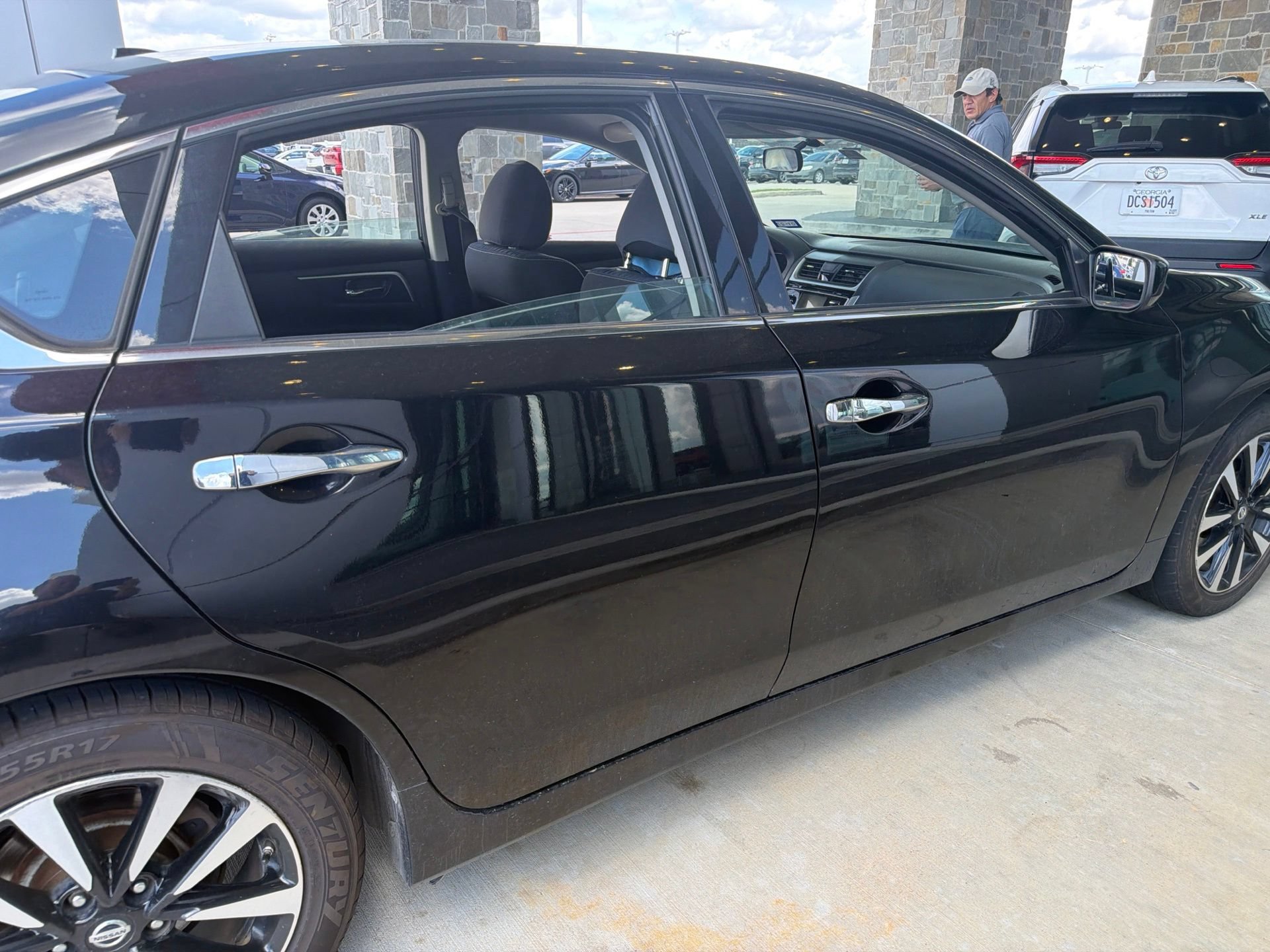 Used 2018 Nissan Altima 2.5 SV FWD image 2