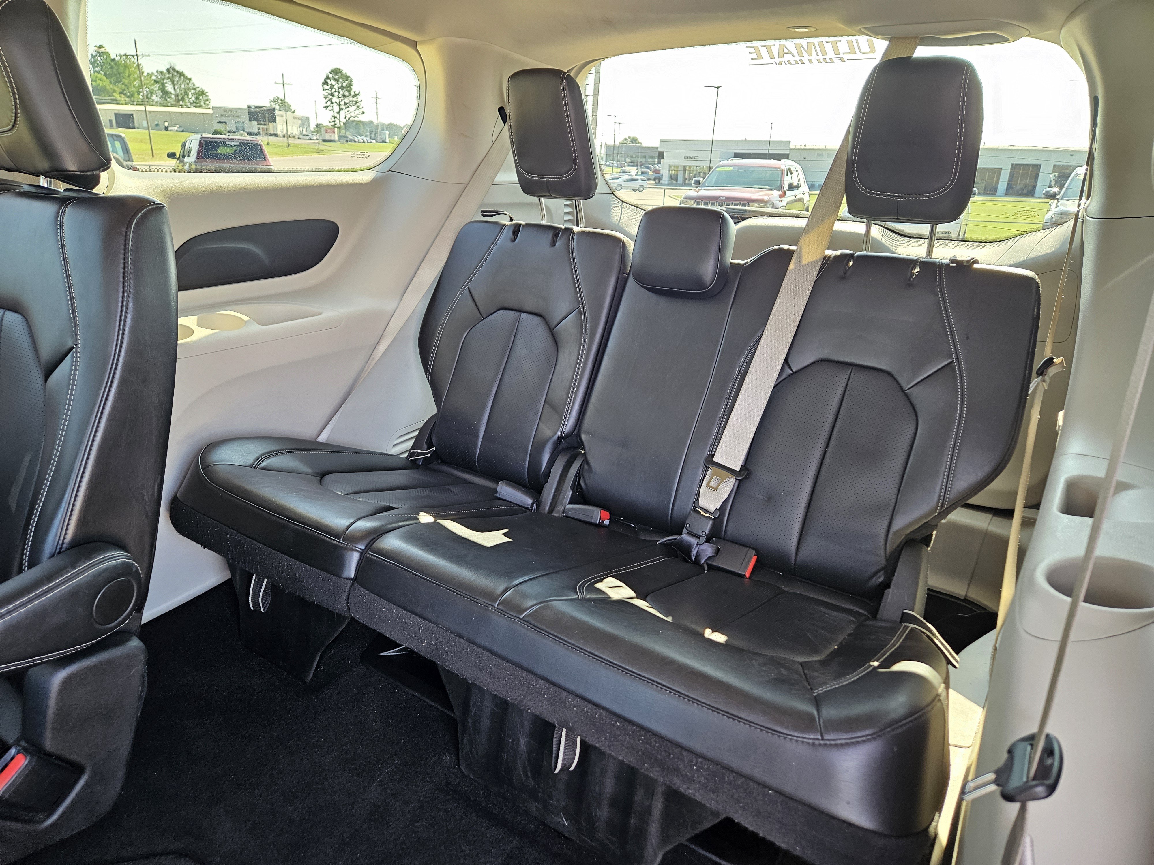 Used 2024 Chrysler Pacifica Touring-L FWD image 15