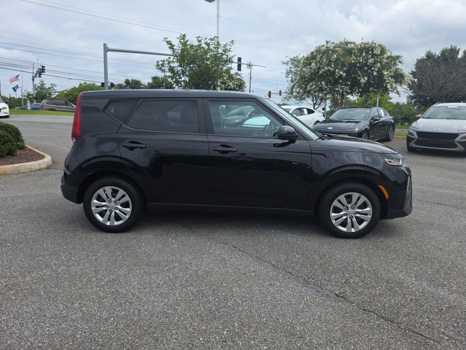 Used 2021 Kia Soul LX FWD image 9