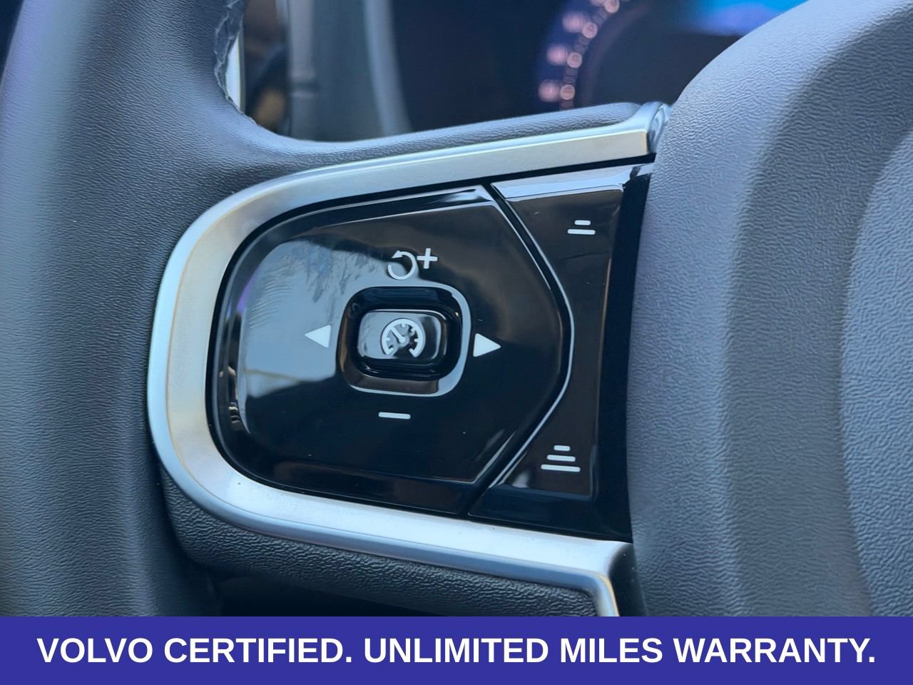Certified 2024 Volvo XC60 T8 Ultimate w/ Protection Package Premier AWD/4WD image 18