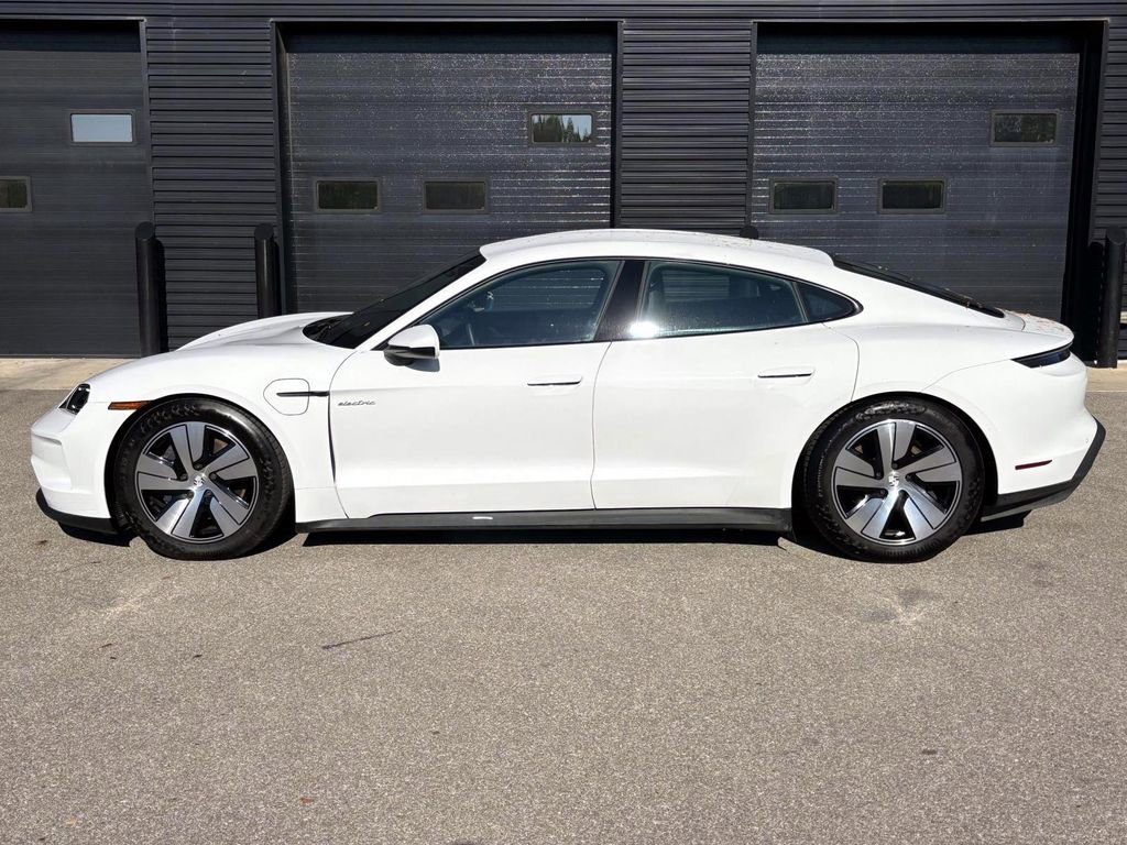 Used 2025 Porsche Taycan image 2