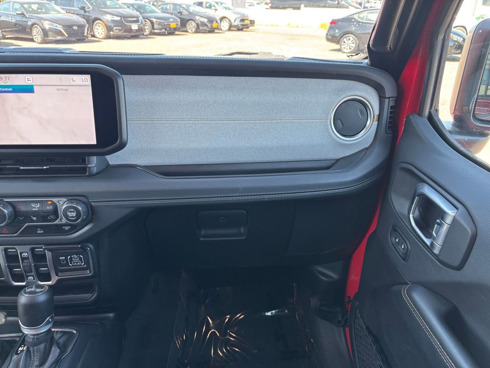 Used 2025 Jeep Wrangler Unlimited Sahara AWD/4WD image 35