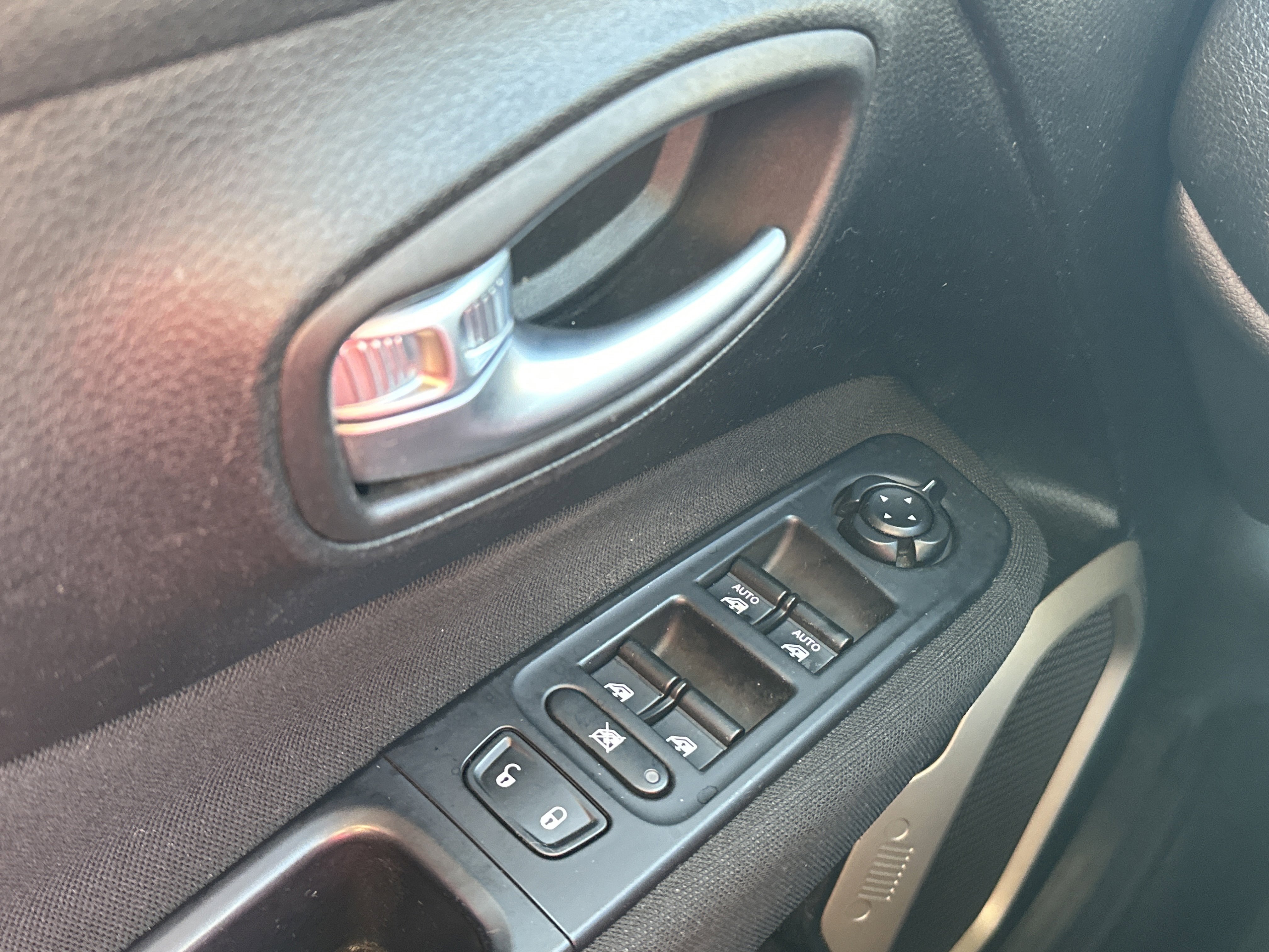 Used 2017 Jeep Renegade Sport w/ Power & Air Group image 24