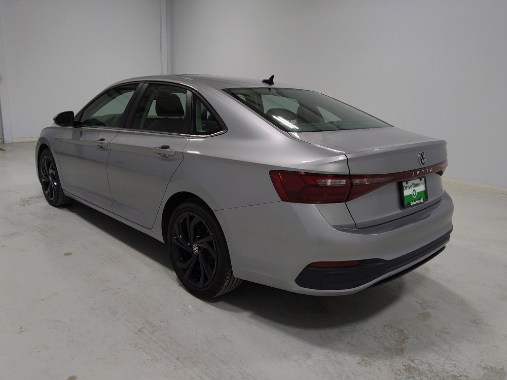 Used 2025 Volkswagen Jetta SE w/ Sunroof Package image 5