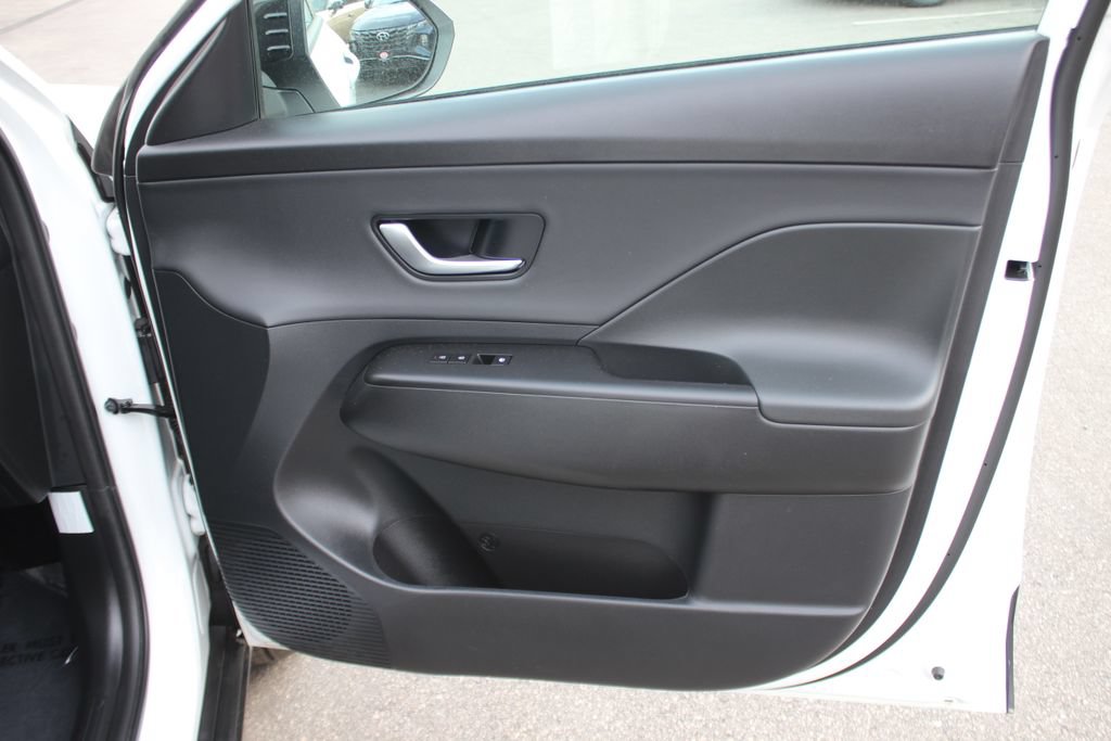 Used 2026 Hyundai Kona SEL Premium AWD/4WD image 32