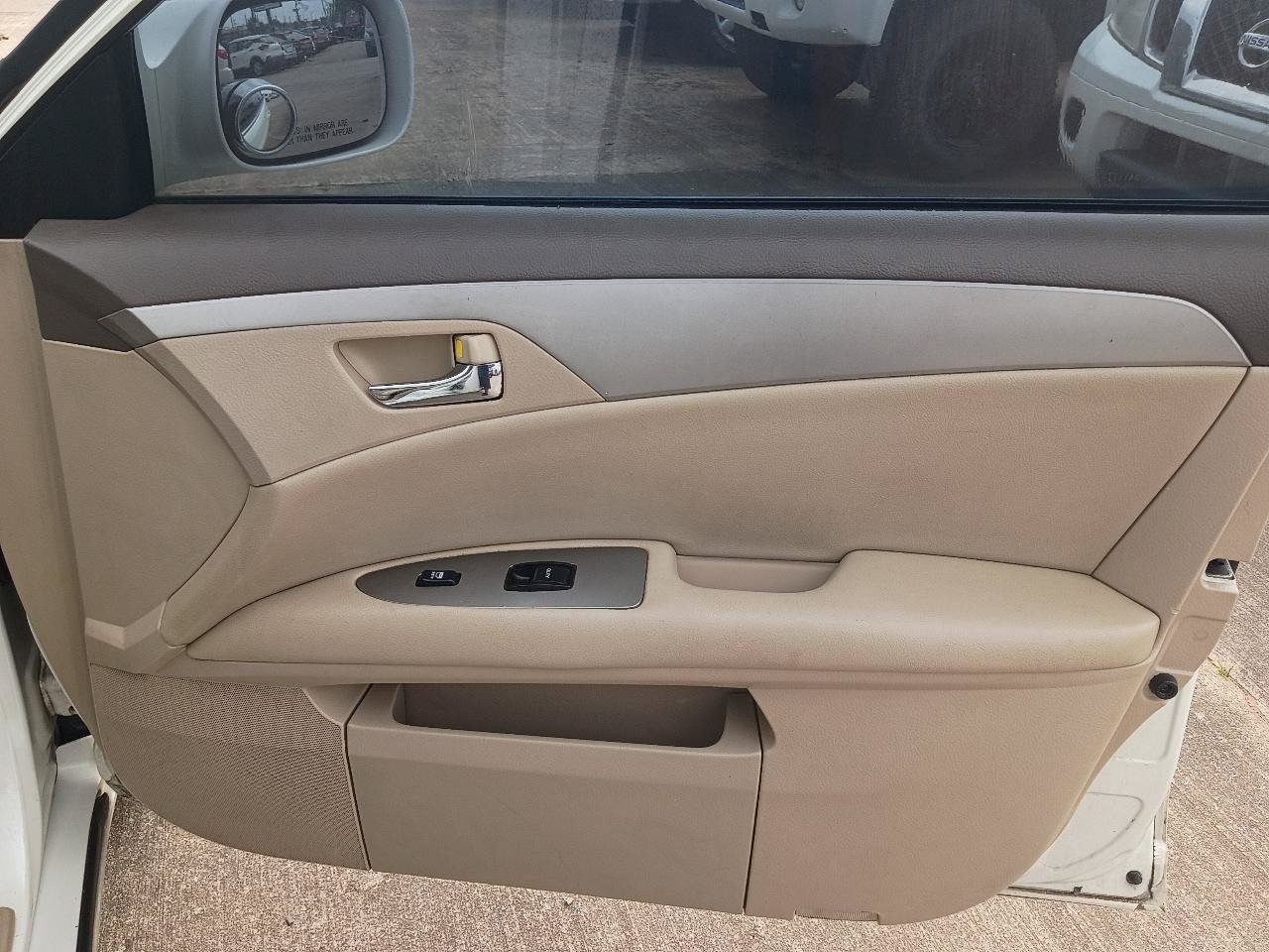 Used 2008 Toyota Avalon XLS FWD image 16