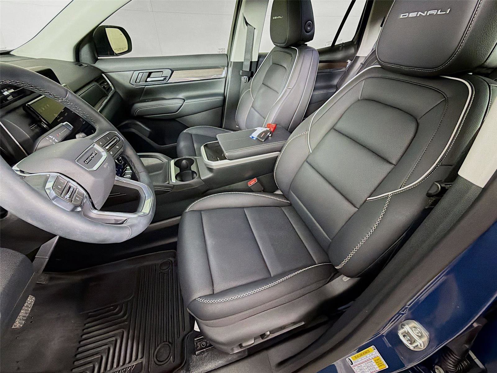 Used 2026 GMC Terrain Denali image 11