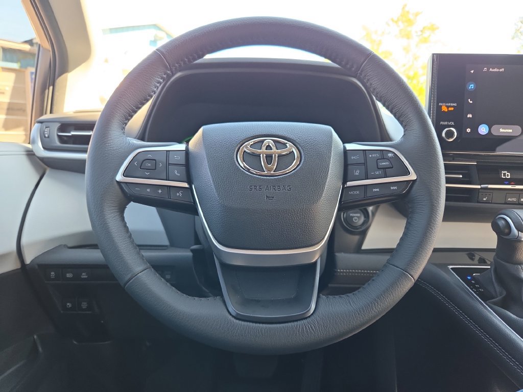 Used 2025 Toyota Sienna XLE w/ XLE Plus Package AWD/4WD image 36