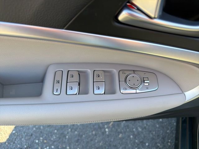 Used 2023 Genesis G70 2.0T image 17