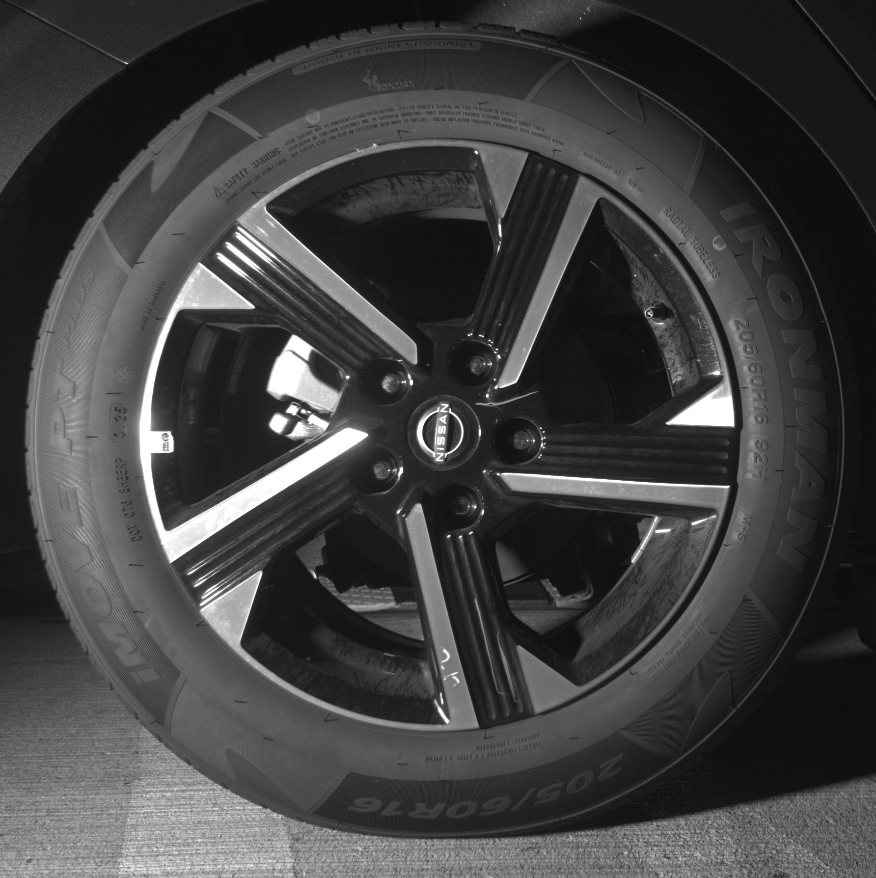 Used 2025 Nissan Sentra SV FWD image 15