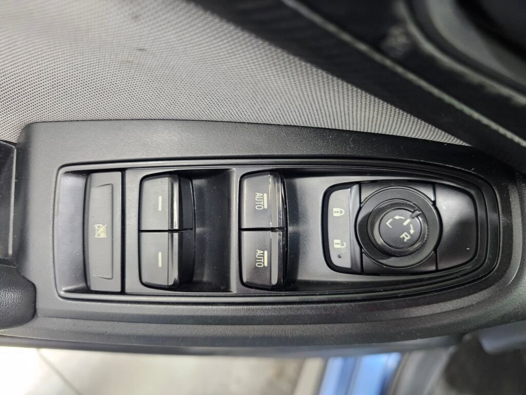 Used 2020 Subaru Crosstrek 2.0i AWD/4WD image 24
