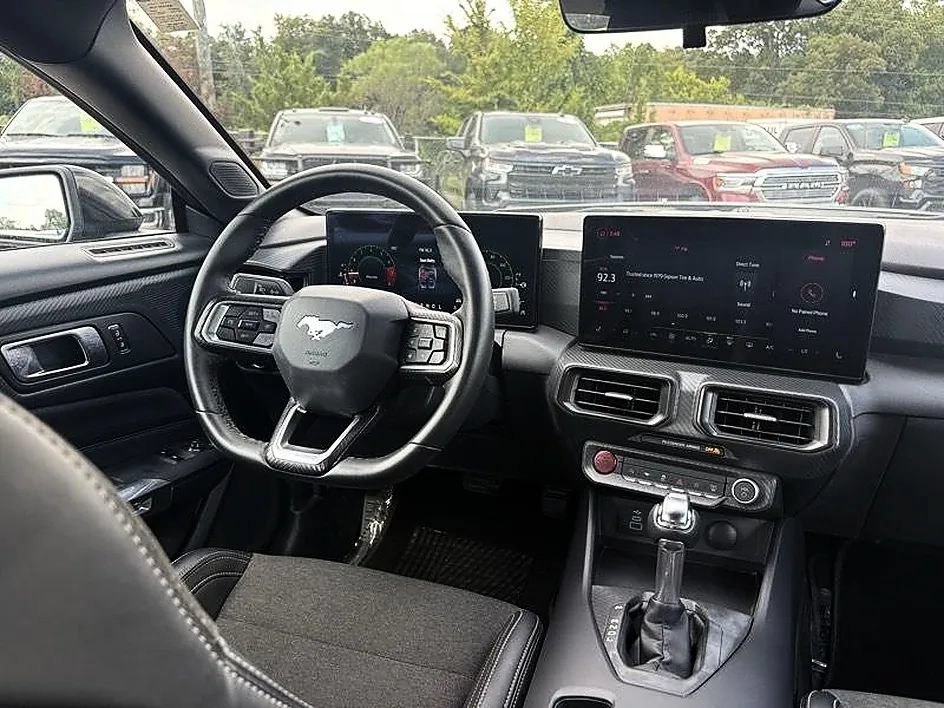 Used 2024 Ford Mustang Coupe RWD image 33