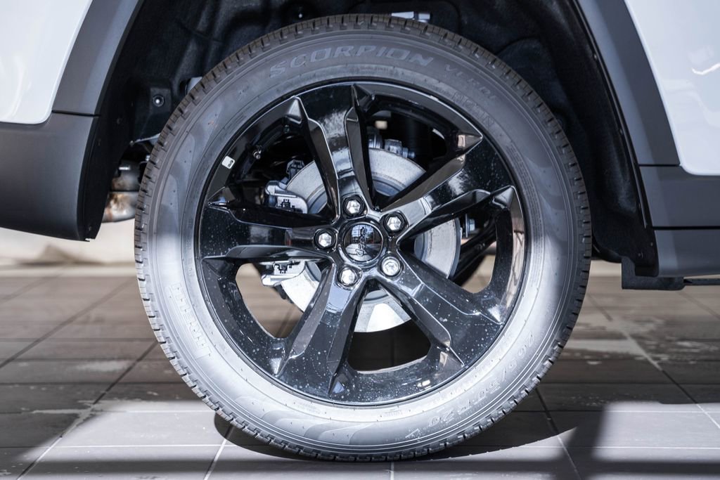 New 2025 Jeep Grand Cherokee Limited w/ Luxury Tech Group II image 19