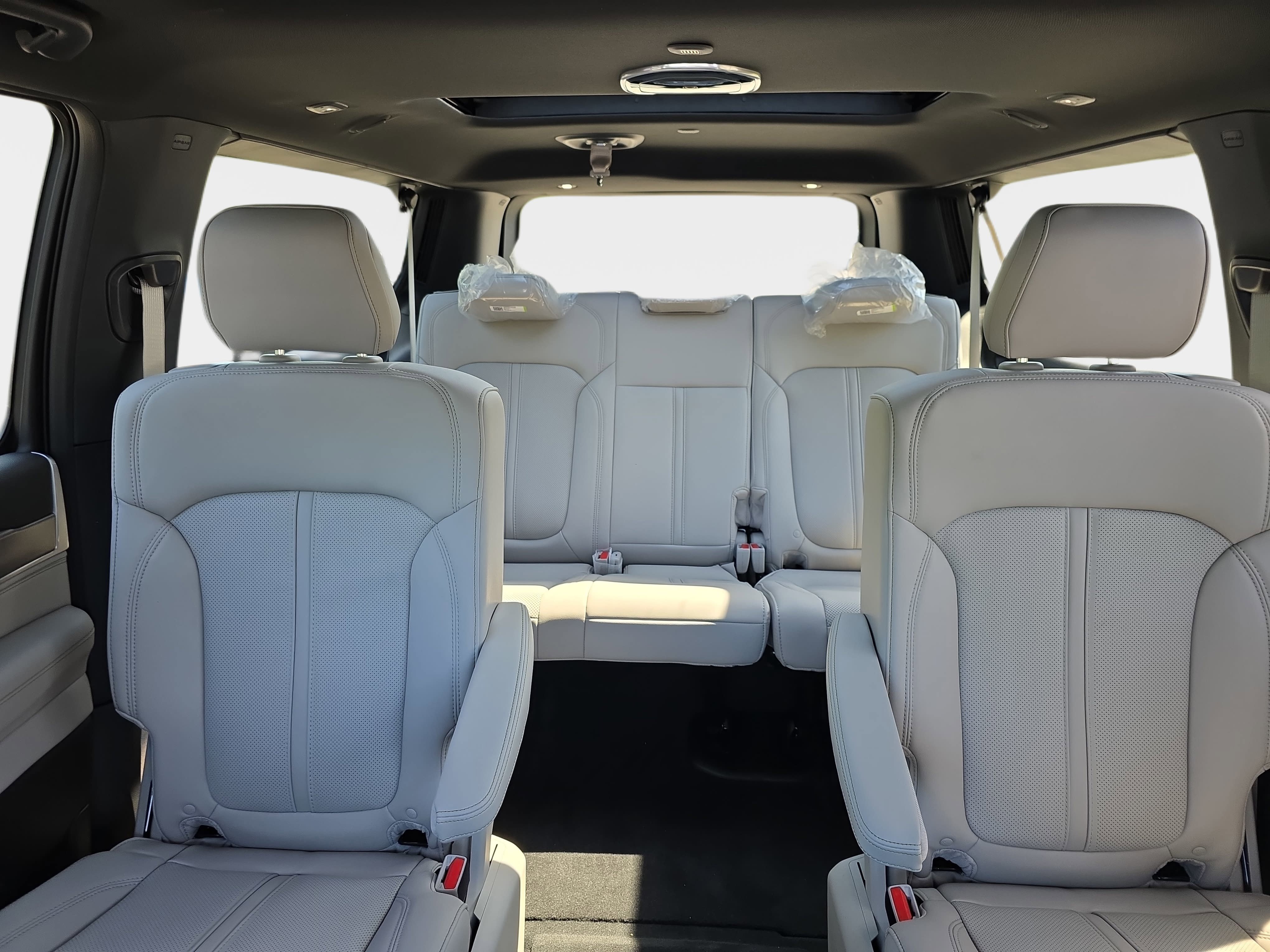 New 2026 Jeep Grand Wagoneer L 4WD w/ Premium Group I image 35